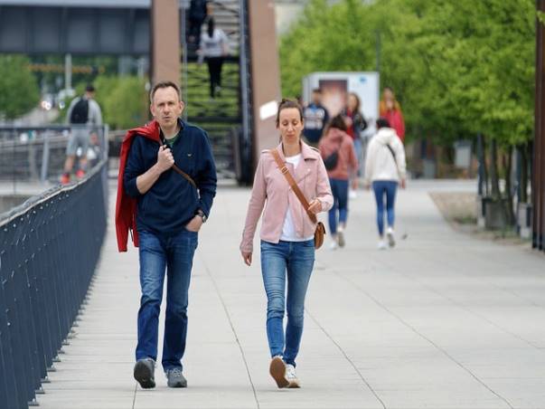 갤럭시 Z 폴드 4의 디자인과 특징